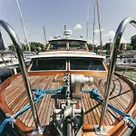 Botel Classic Yacht I Royal Cruiser 34 - 