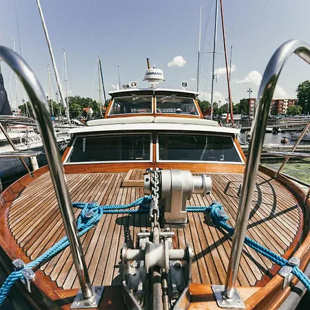 Båthotell Classic Yacht I Royal Cruiser 34 - 