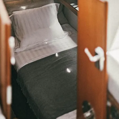 Båthotell Classic Yacht I Royal Cruiser 34 - 