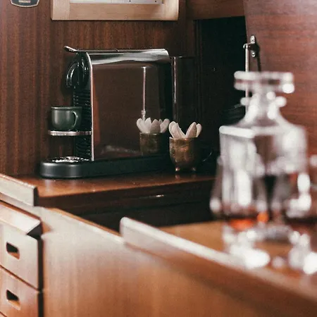 Båthotell Classic Yacht I Royal Cruiser 34 - 